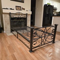 Twin Metal Platform Bed 