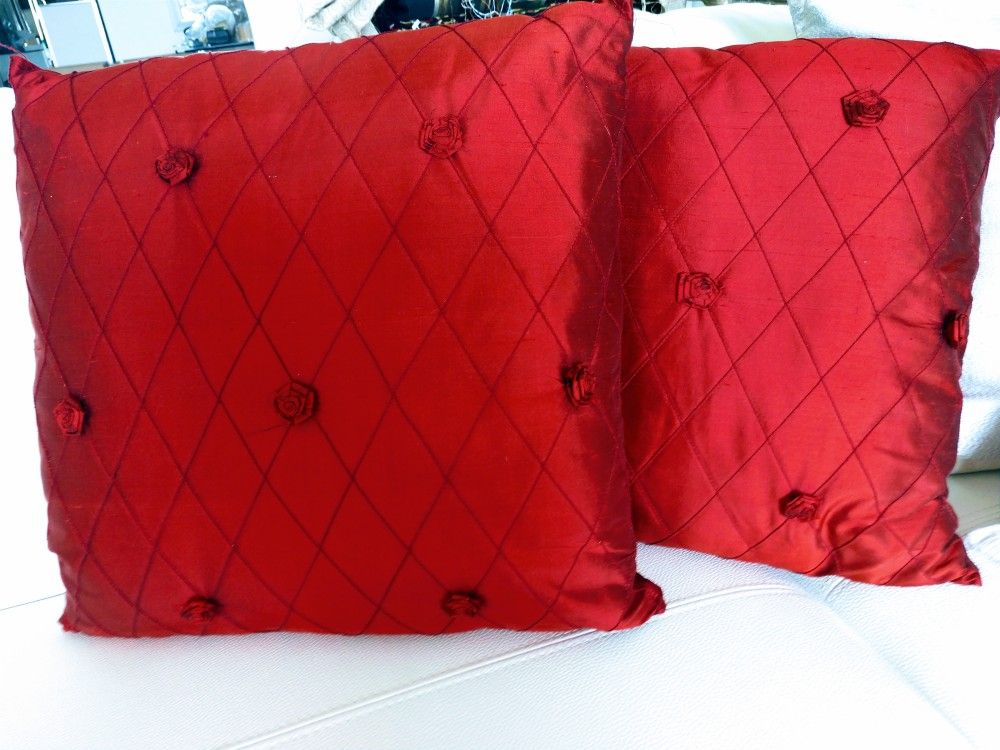 Christmas Red Decorative Pillows 2 -Red Silk zipper pillows