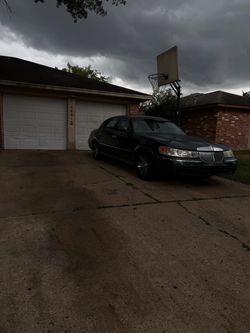 1999 Lincoln town car