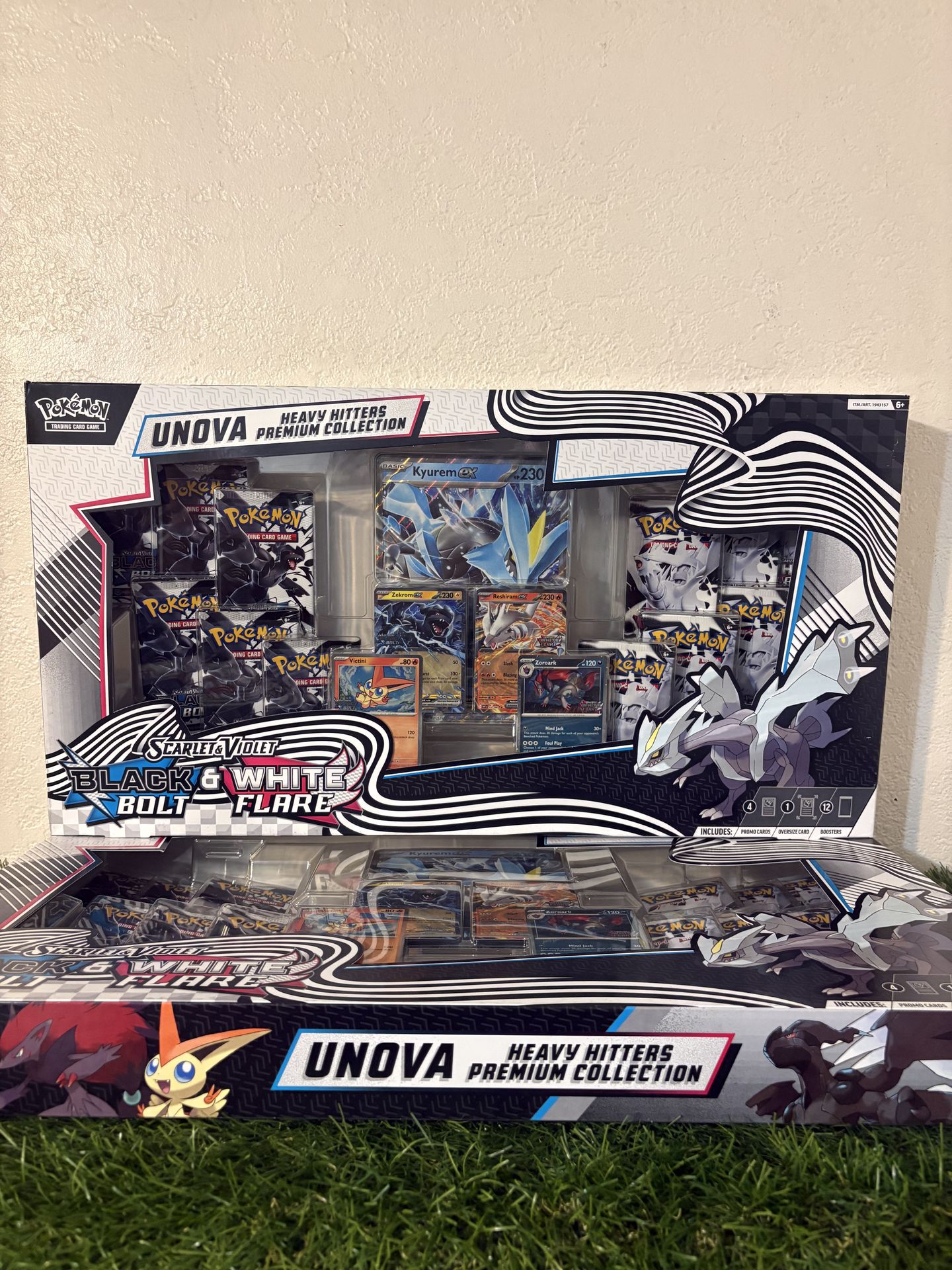 Pokémon TCG Unova Heavy Hitters Premium Collection Black Bolt White Flare SEALED