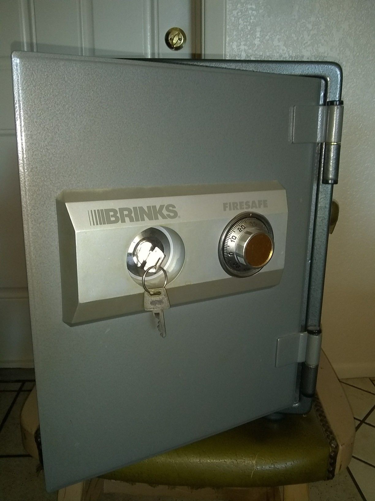 BRINKS FIRE SAFE MODEL 5053