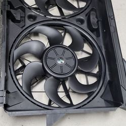 2005 - - - 2014 Chevy Silverado, Tahoe / GMC Sierra, Yukon Radiator Fan Assembly