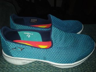 Skechers Go Walk 4
