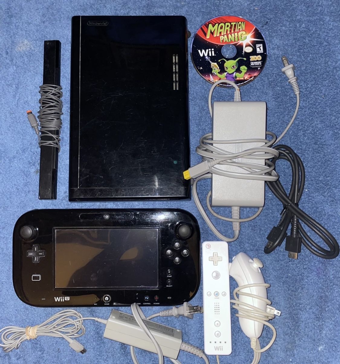 NINTENDO WII U CONSOLE SYSTEM WITH ALL CORDS, REMOTE CONTROLLER, GAMEPAD & VIDEO GAME