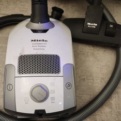 Miele.   Compact C1