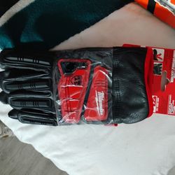 Milwaukee Cut Level 5 Impact Goatskin Leather Gloves (model 48-22-8782). 