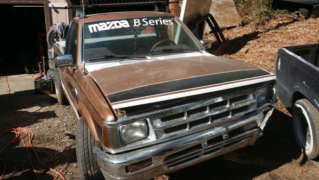 1986 Mazda B2000 SE5 part out 86-93