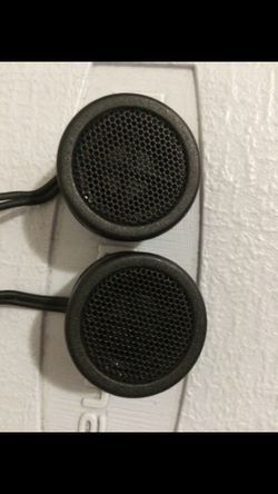 2 car speakers tweeters