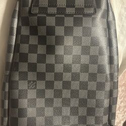 Louis Vuitton Avenue Sling bag 