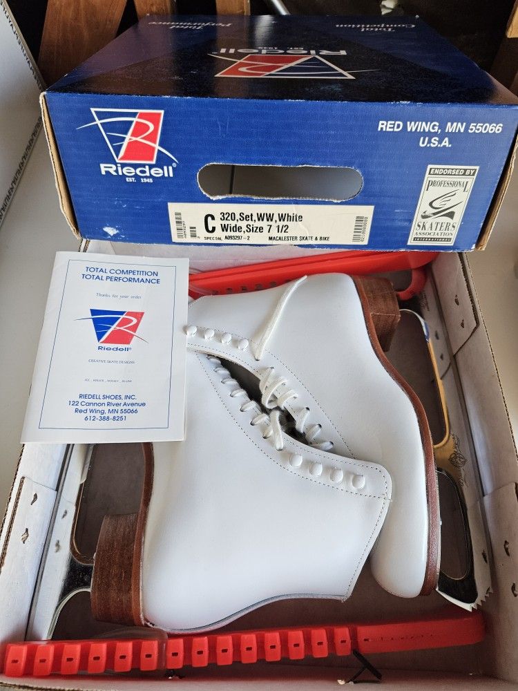 RIEDELL 320 FIGURE ICE SKATES-SIZE WOMENS 7.5 WIDE (FITS SIZE 8)