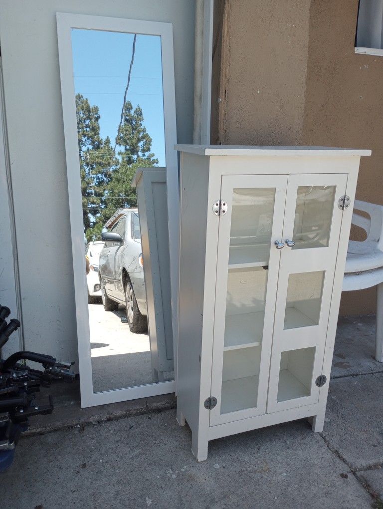 MIRROR WITH CABINET 