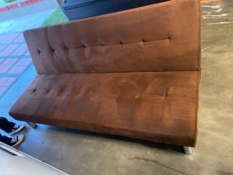 Like New velvet sofa fouton