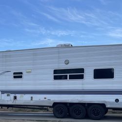2004 Sand Piper 38f Toy Hauler  Trade? 