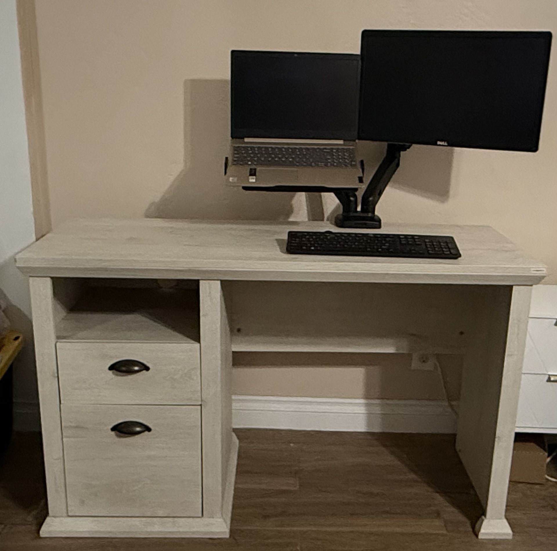 💻 Awesome Home Office Desk Setup – Taking Offers (OBO)