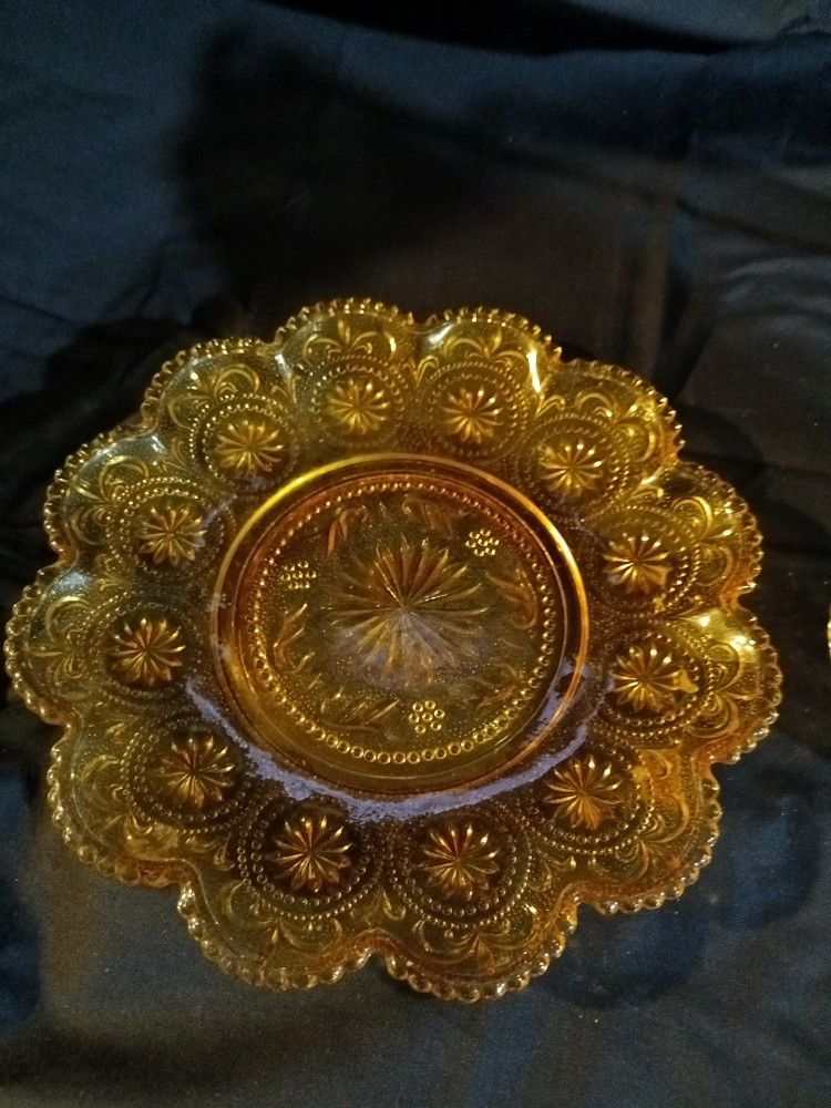 Two-piece Amber Antique Sandwich Plates