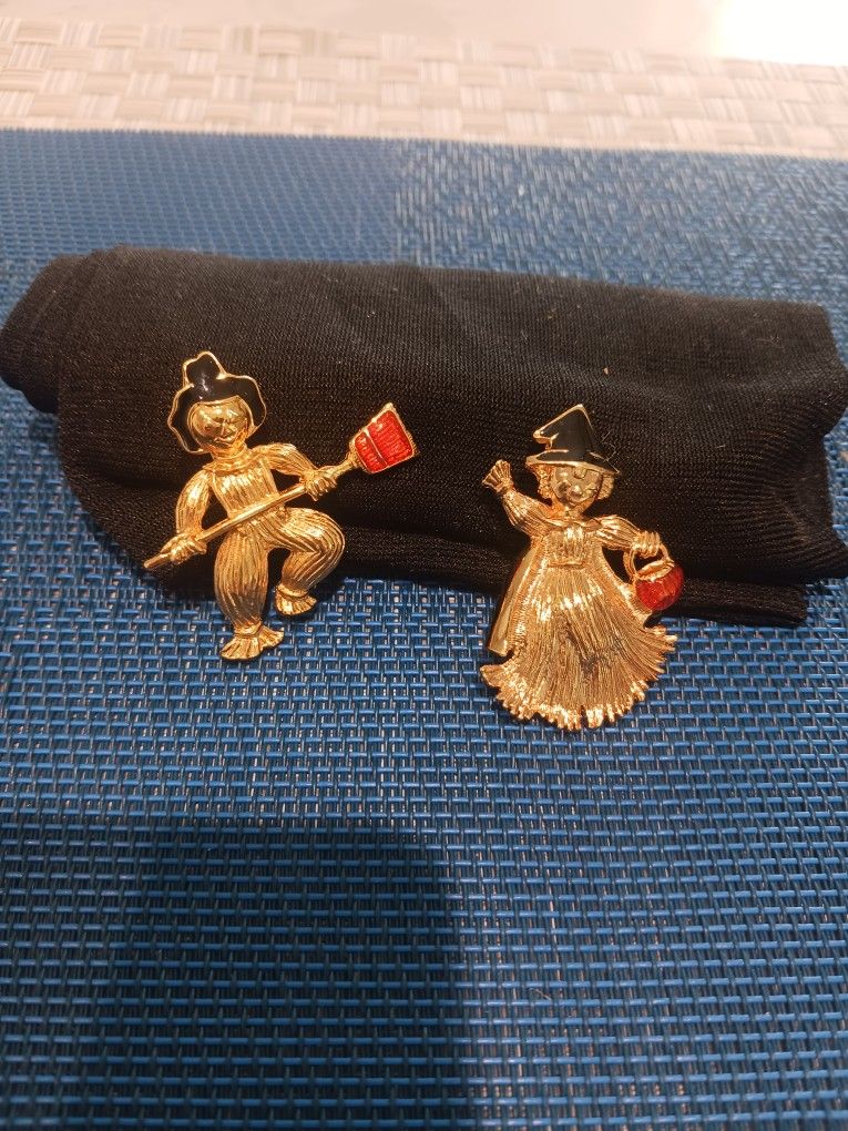 Vintage Witch And Scarecrow Brooch 