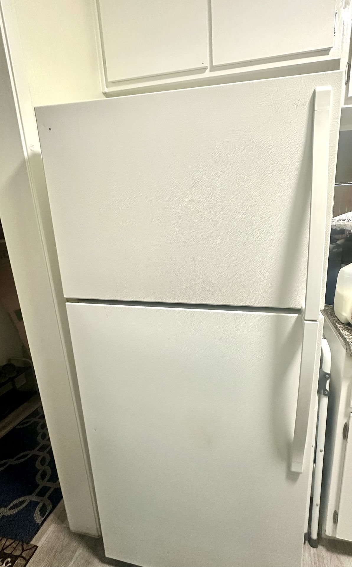Whirlpool - 14.3 Cu. Ft. Top- Freezer Refrigerator - White