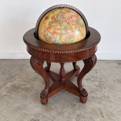 Vintage globe good condition