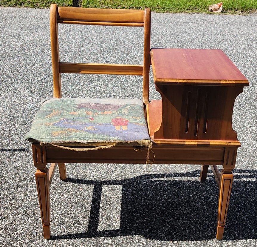 Vintage Wooden Gossip Bench