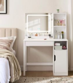Makeup Vanity (BRAND NEW)