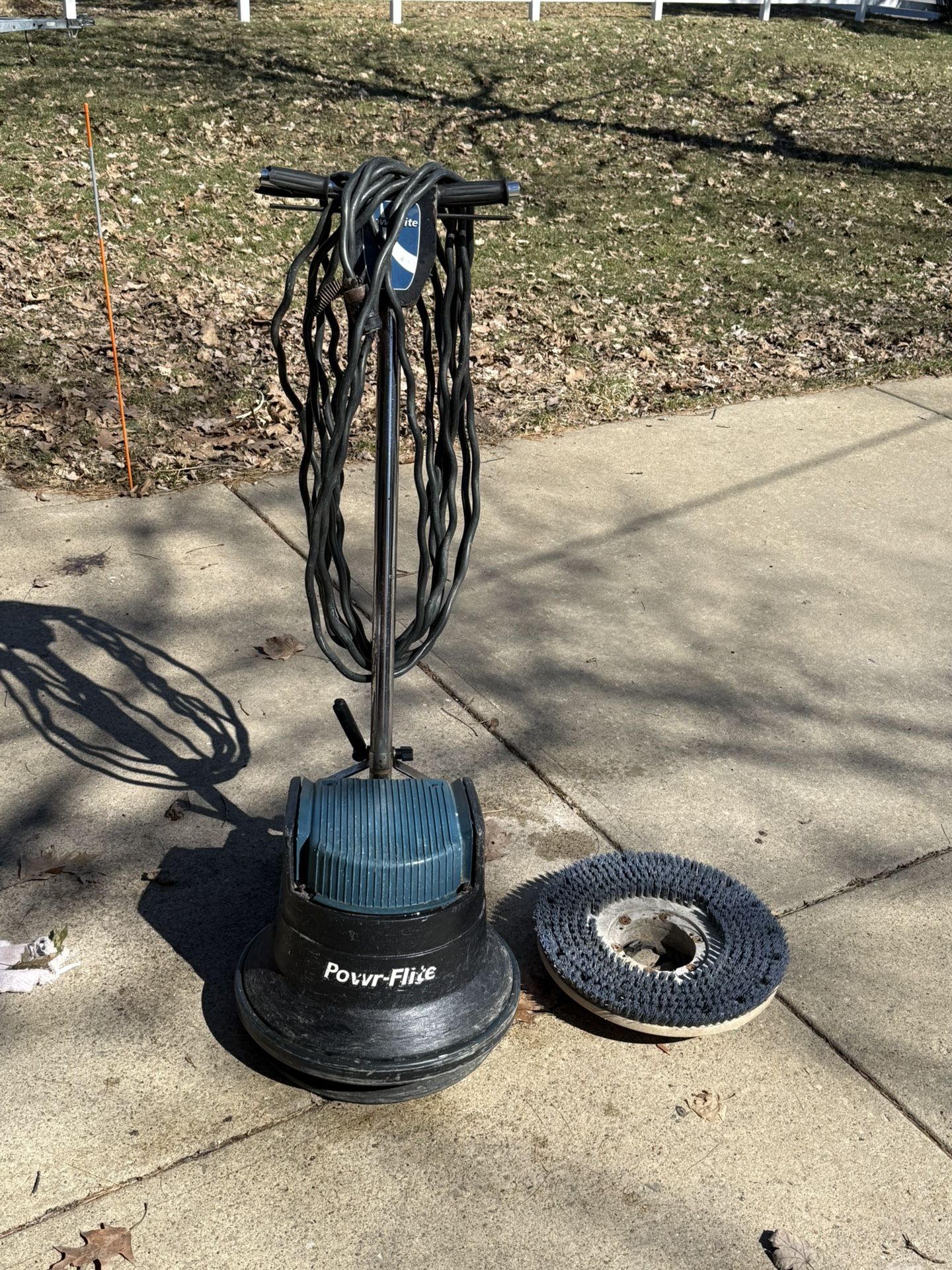 17 Inch Floor Scrubber. Free Grout Wheel !