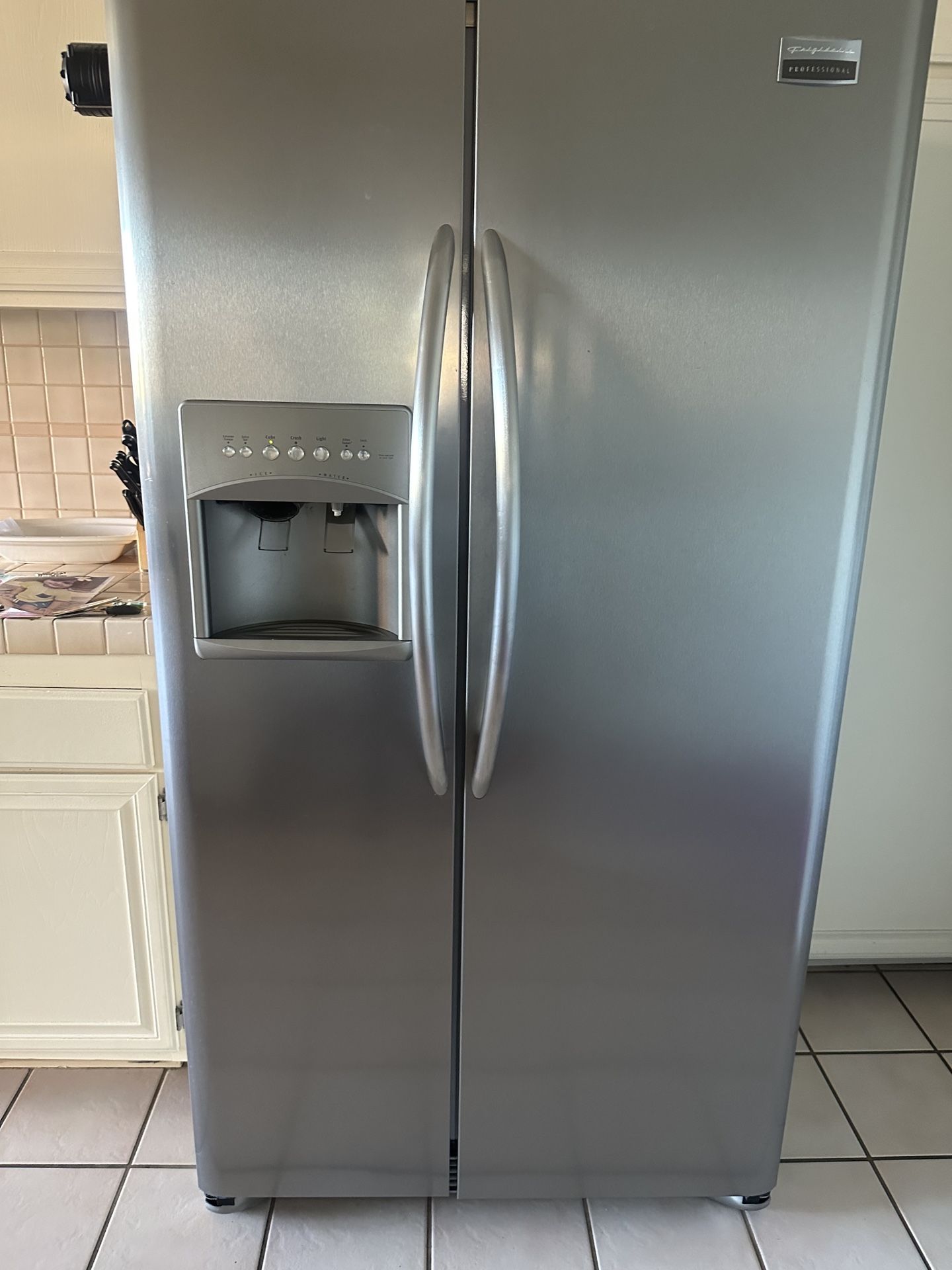 Frigidaire Fridge