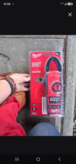 Milwaukee 600A AC/DC Clamp Meter