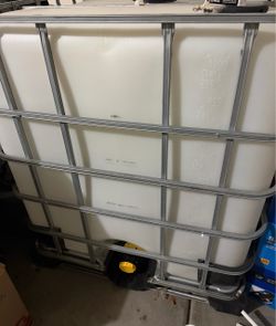 250 gallon water tank