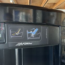 Life Fitness Seated Leg Press