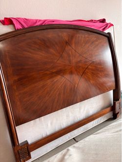 Queen sleigh bed and box spring