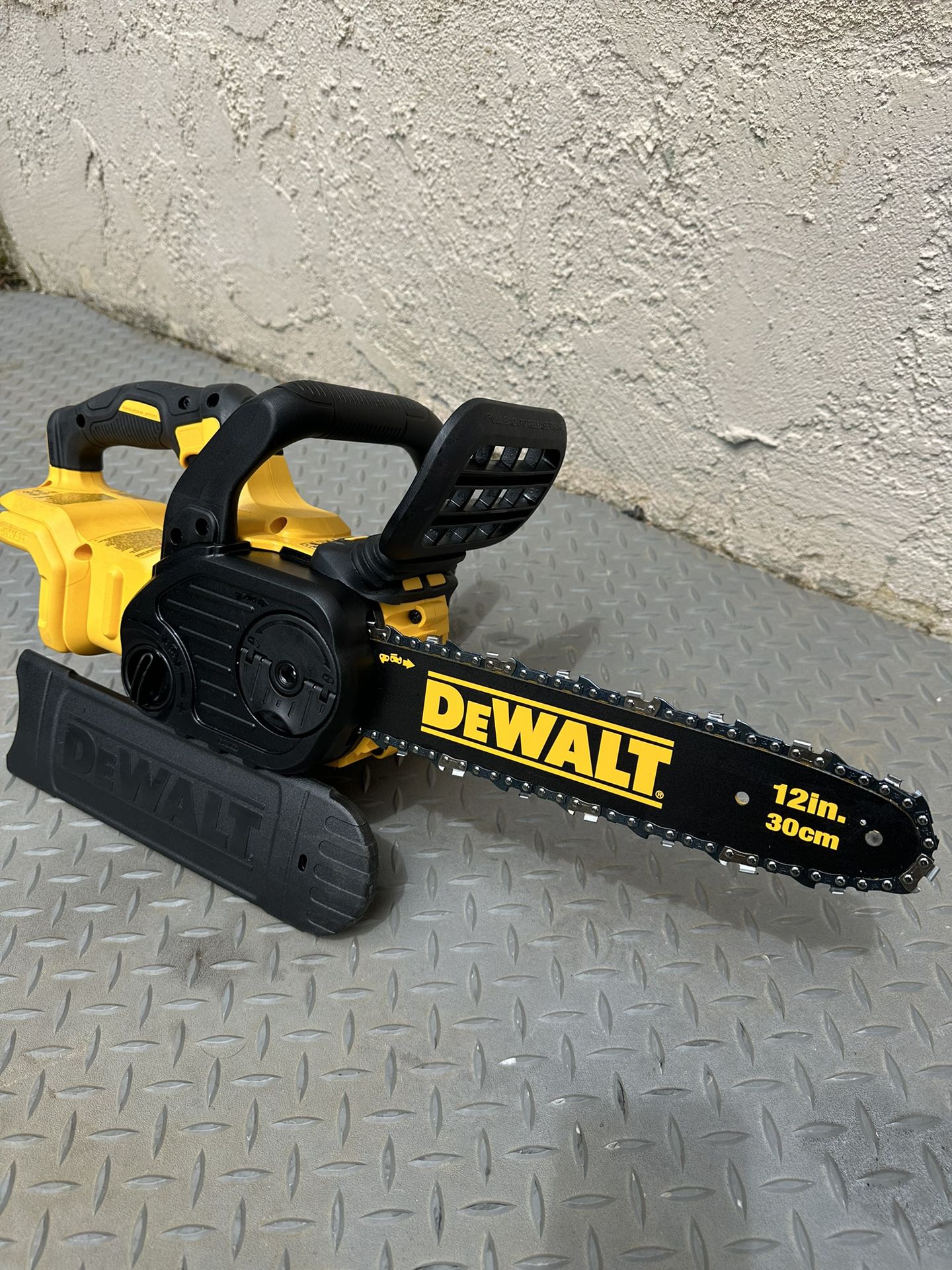 12” 20v XR Dewalt brushless Chainsaw 