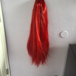 Red wig 