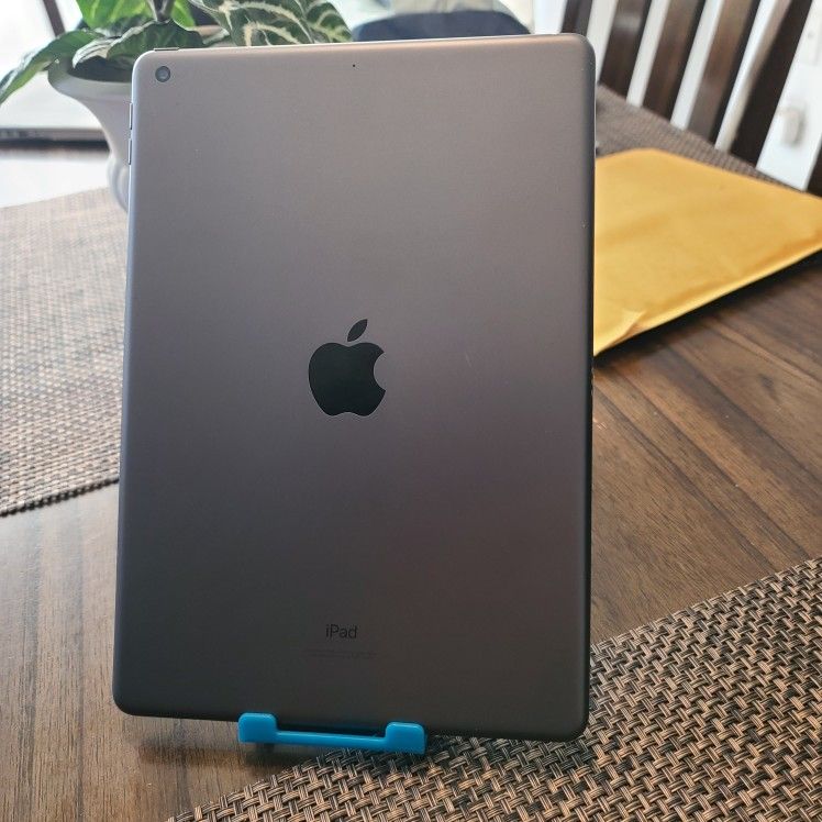 Apple iPad 9 64gb $90