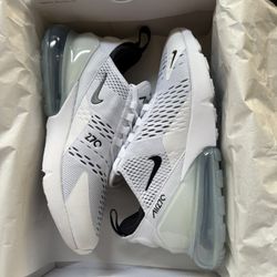 Nike 270 Black and White 