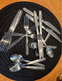 Silverware set for 3