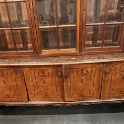 Early 1900’s Vintage Buffet Hutch
