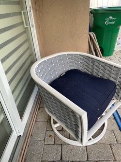 Swivel chair