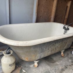 Old Claw Foot Bath Tub