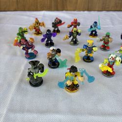 Akedo Ultimate Arcade Warriors, which are mini battling action figures designed for strategic combat and play. 