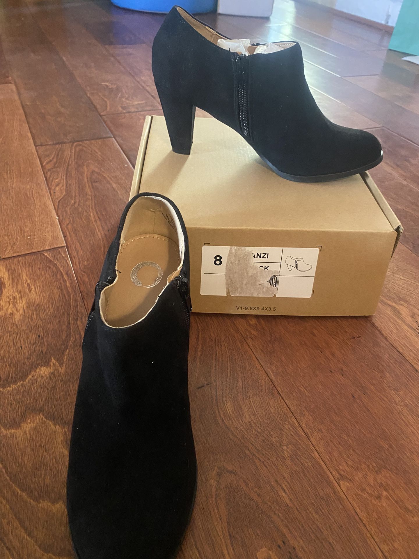 Women’s Size 8 Black Ankle Boots