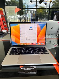 MacBook Pro 13” M1 Chip 16GB Ram 256SSD! 90 Day warranty! We offer financing.