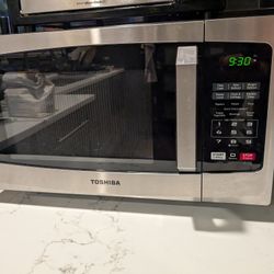 Large Countertop Microwave 