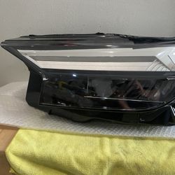 2022-2025 Audi Q4 E-Tron Left Headlight 