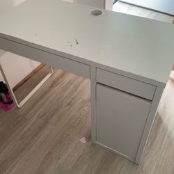 Vanity Desk