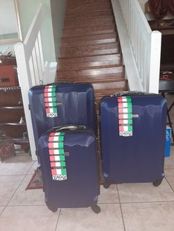 Viaggi Mia Italy .Brand new set of suitcases