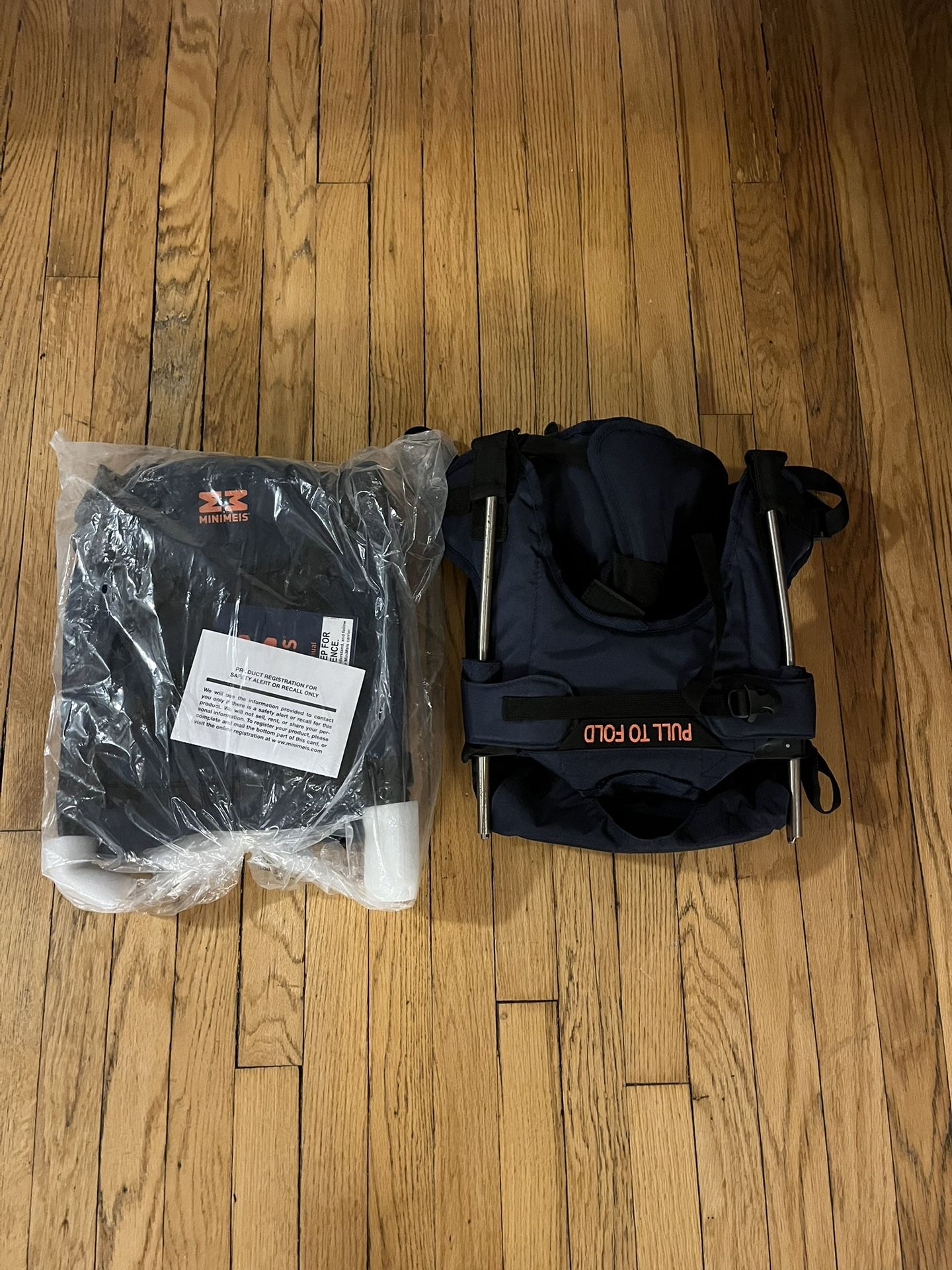 MiniMeis G4 Shoulder Carrier - kids hiking carrier