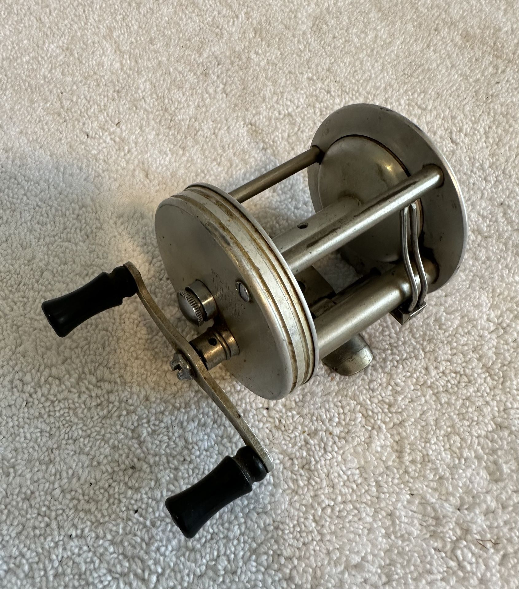 Vintage Pflueger Trusty No. 1933 Fishing Reel