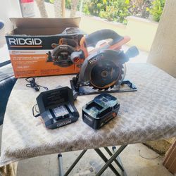 Ridgid 18V SubCompact Brushless Cordless 6-1/2 in. Circular Saw whit (1)4ah Battery/charger 