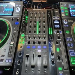 Denon DJ Set