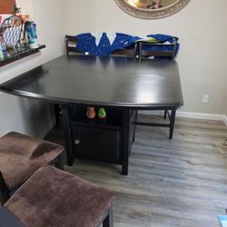 Dinning room table